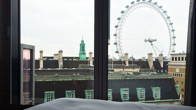 Park Plaza County Hall London 倫敦眼 Studio,伴隨著倫敦眼一起睡覺,透過信用卡加上買點,比青年旅館還要便宜。