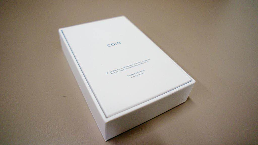 Coin 包裝的背後資訊,也是使用現在主流的字體