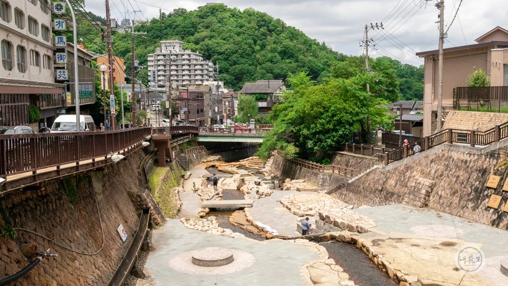 飯店外面走路三分鐘 就是著名的六甲川（有馬溫泉・兵衛向陽閣｜研究生）