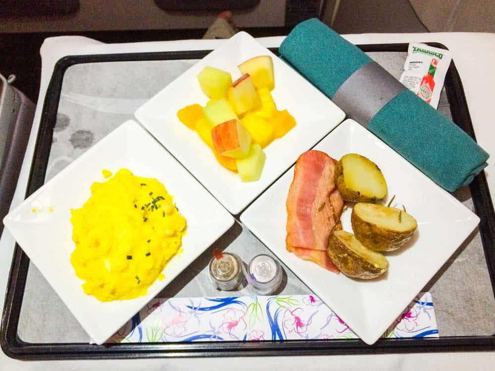 夏威夷航空東京前往檀香山商務艙早餐（研究生的點數旅行筆記）